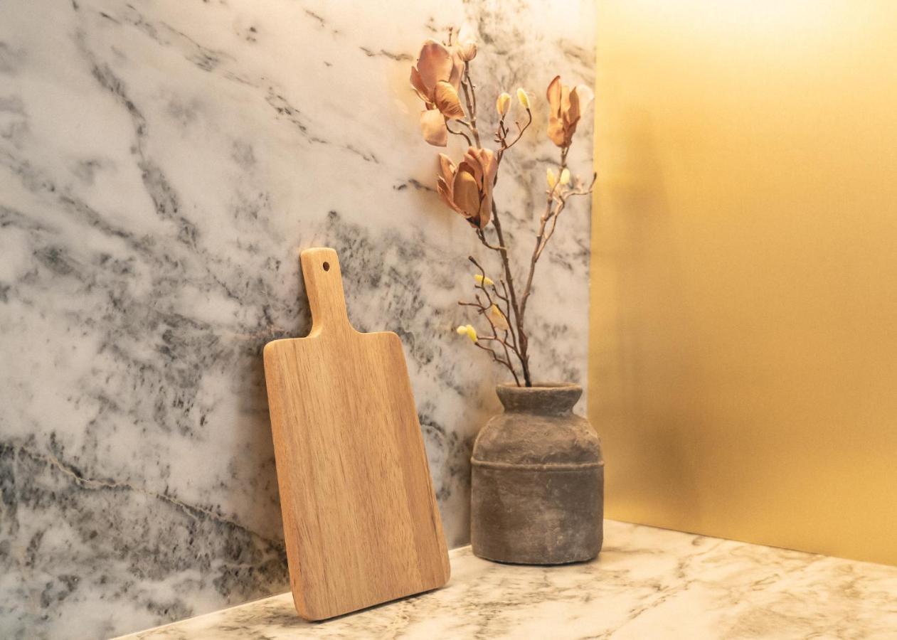 Village Aparthotel By Boa Porto Kültér fotó A cutting board
